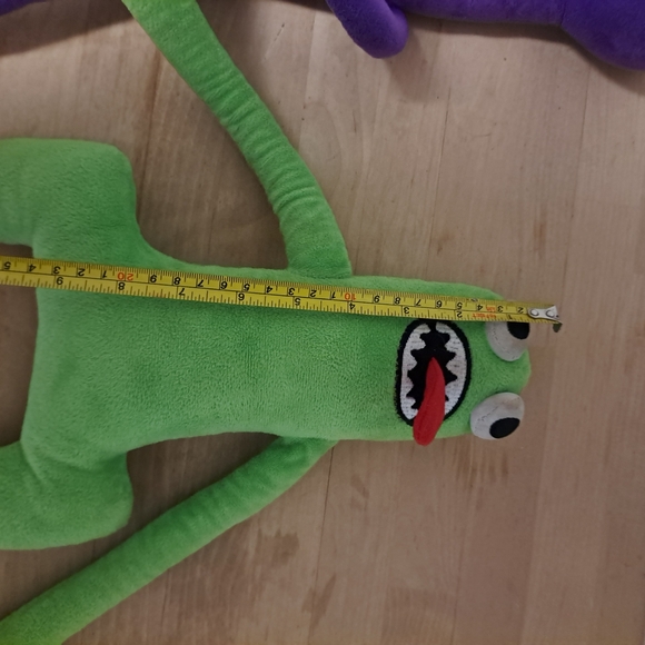 Rainbow Friends Green Character Plush – 12” - Picture 4 of 4